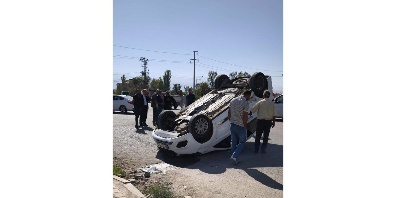 Iğdır'da meydana gelen kazada araç ters döndü