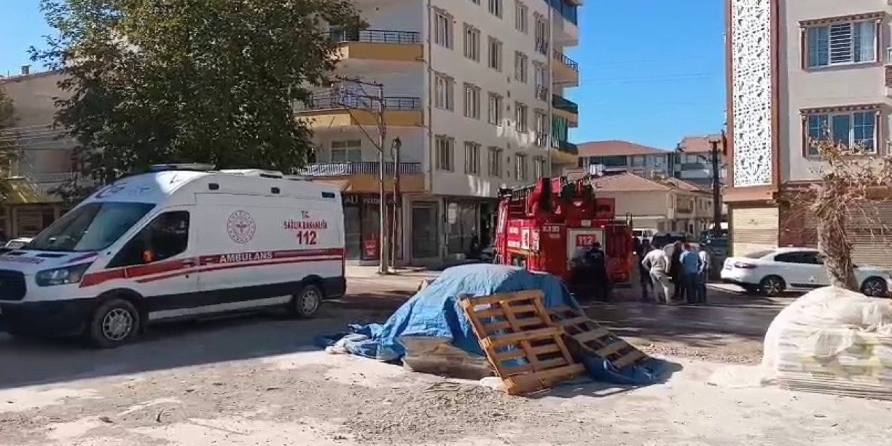 Yalnız yaşayan öğretmen evinde ölü bulundu