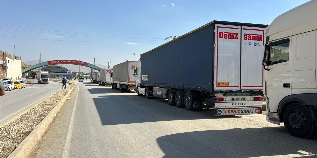 Esendere Gümrük Kapısı’nda 3 kilometrelik TIR kuyruğu