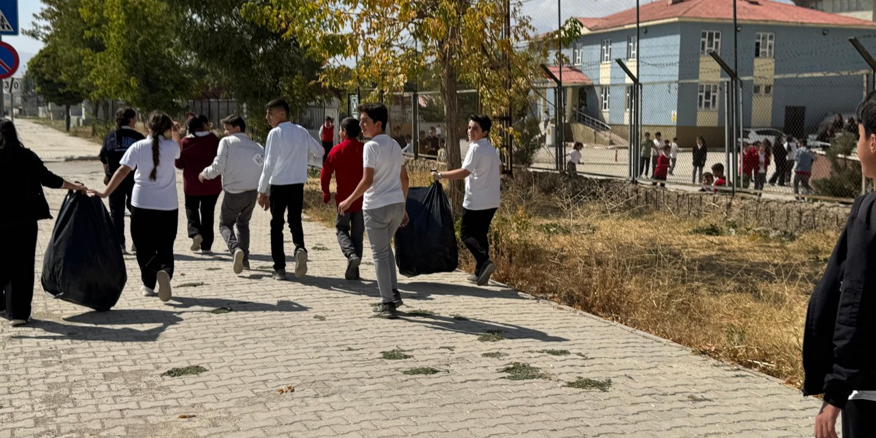 Yüksekova’da öğrencilerden örnek çevre duyarlılığı