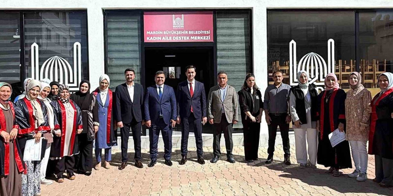 Okuma yazma kursunu tamamlayan kursiyerlere sertifika verildi