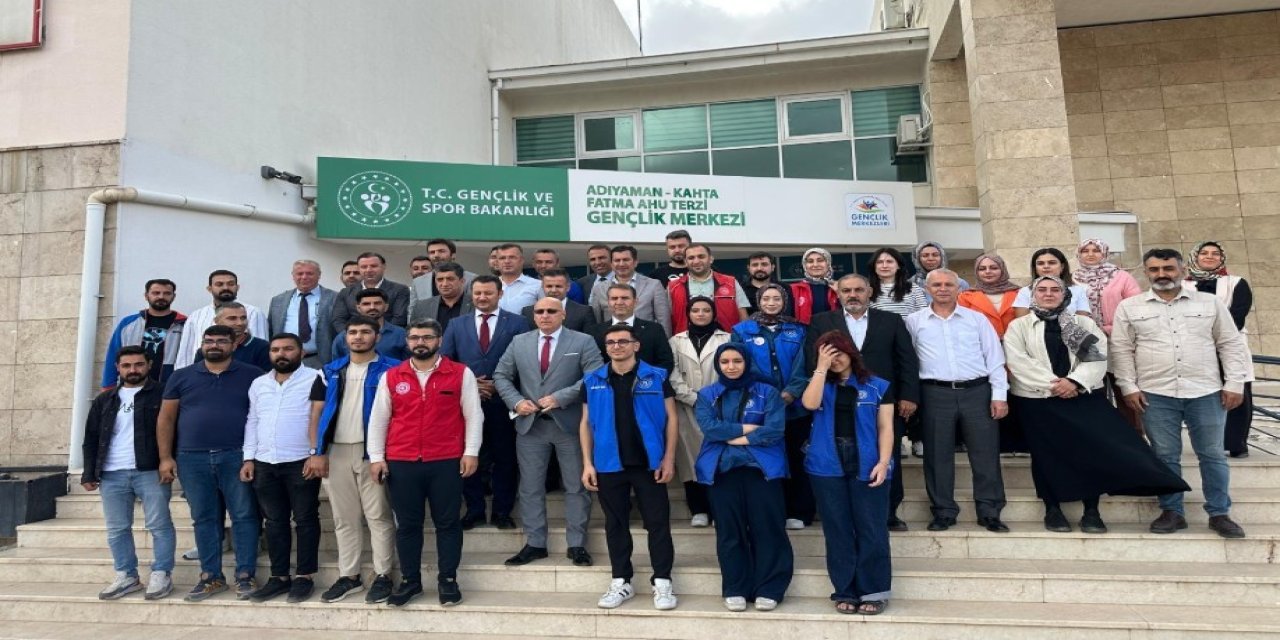 Kahta’da gençlik liderleri değerlendirme ve planlama toplantısı