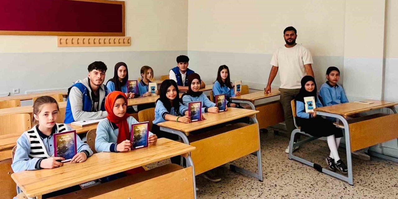 Muş Gençlik Merkezi’nden öğrencilerle kitap okuma etkinliği