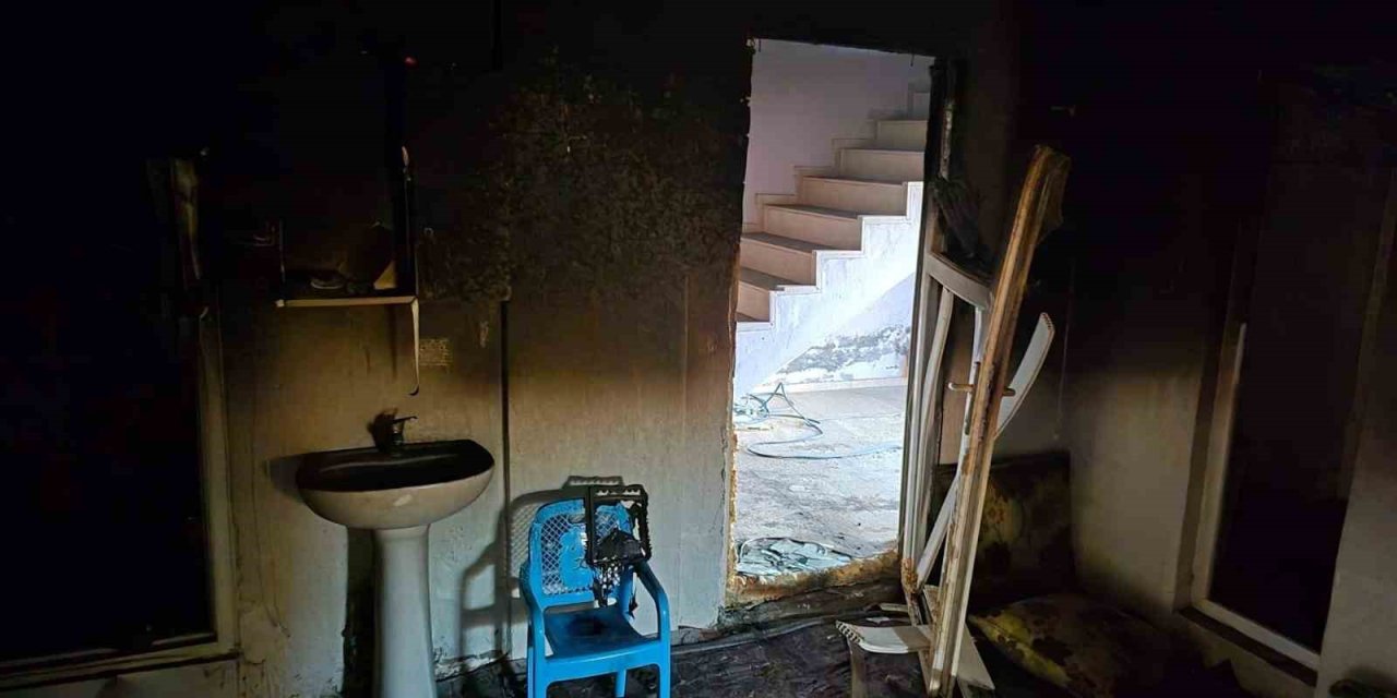 Mardin’de 3 katlı evde yangın: 1 kişi öldü