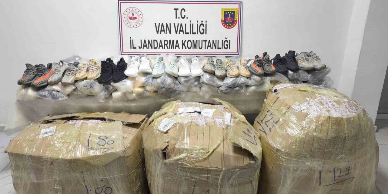 Başkale'de 2.4 milyon TL değerinde gümrük kaçağı malzeme ele geçirildi