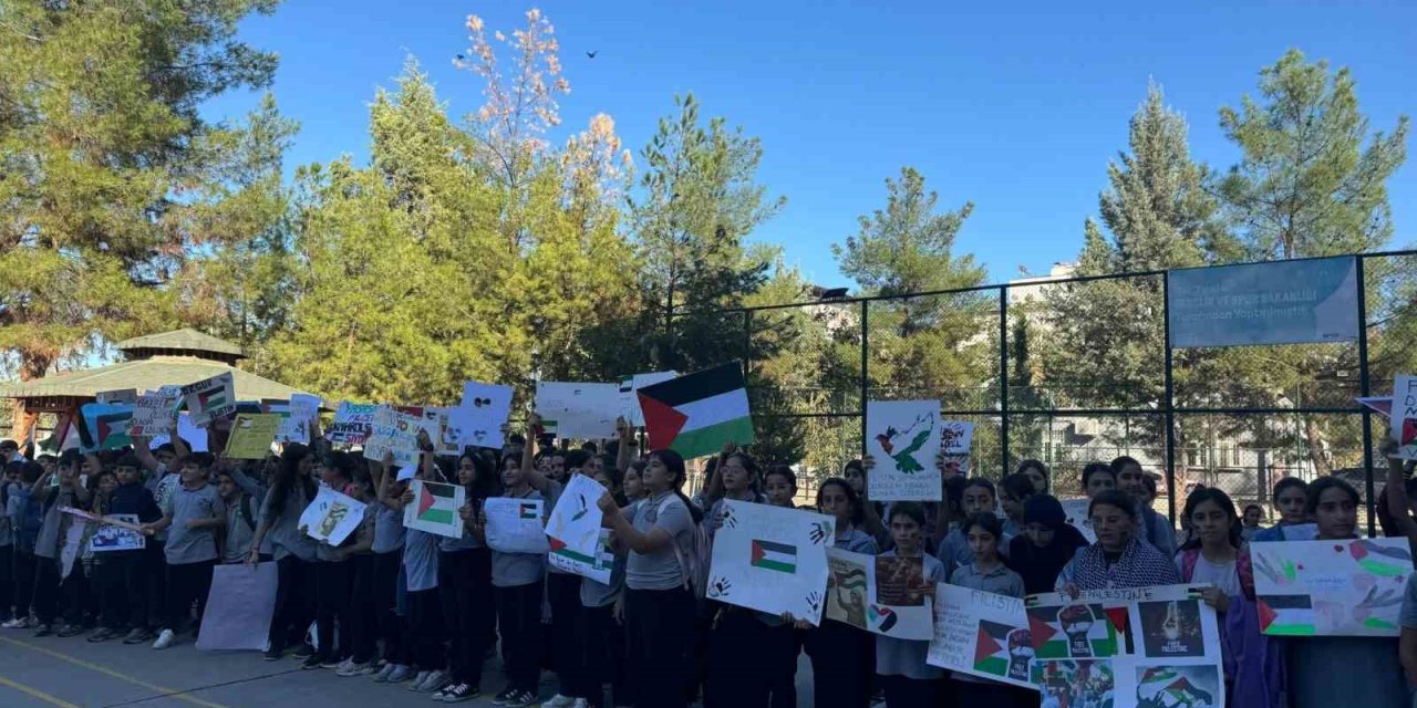 Siirt’te öğrencilerinden Gazze’ye destek etkinliği
