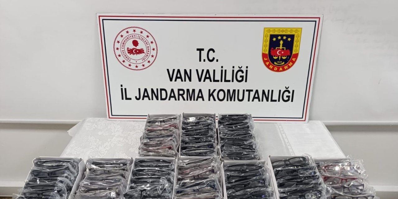 Van’da 150 bin lira değerinde kaçak 250 adet gözlük ele geçirildi