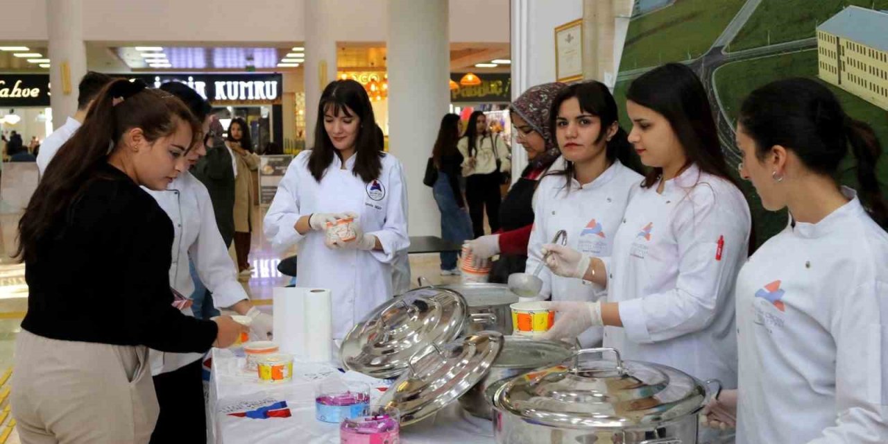 Ağrı’da öğrenciler yöresel lezzet çorbasını deneyimledi