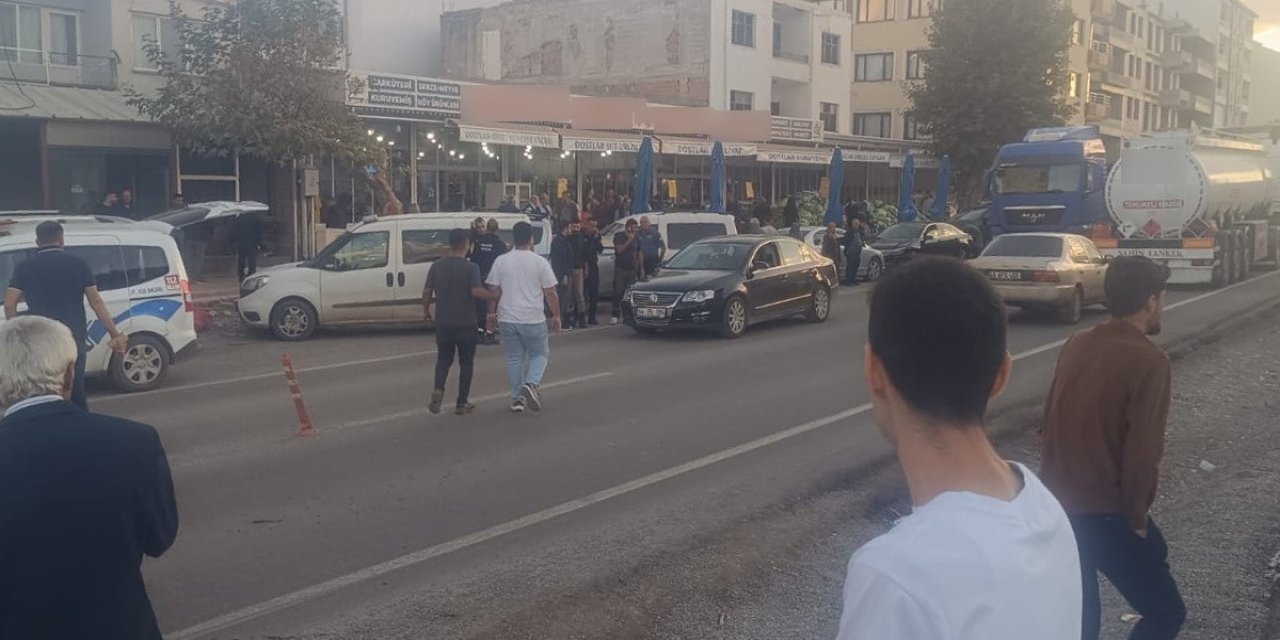 Adıyaman'da yolun karşısına geçmeye çalışan yaşlı kadına tanker çarptı