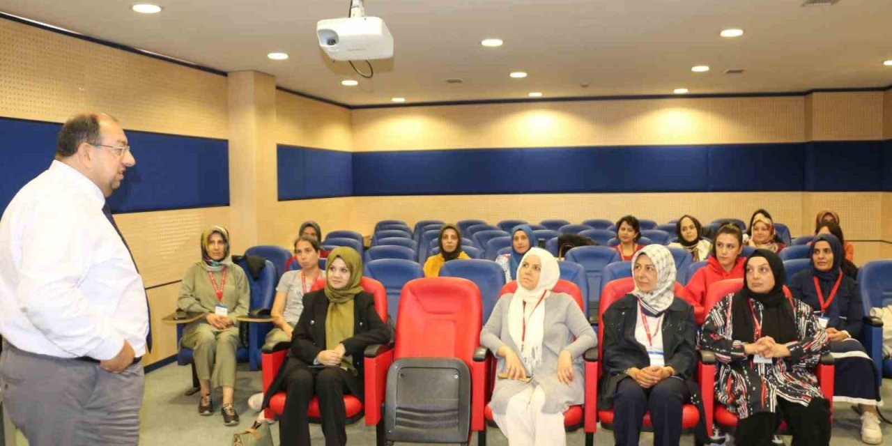 Elazığ’da doğuma hazırlık eğitimleri verildi