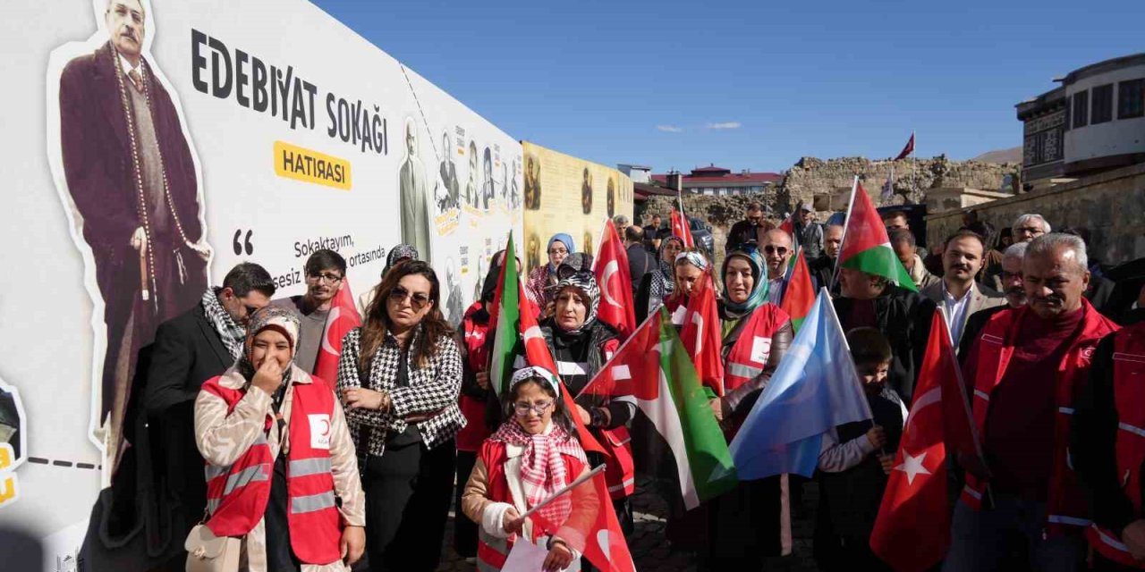 Erzurum Edebiyat Sokağı’ndan Gazze şiirleriyle selam gönderildi