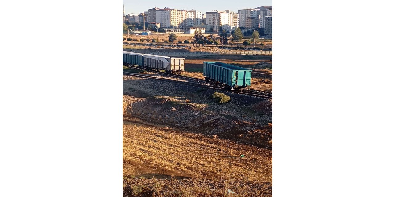 Siirt'te tren vagonu raydan çıktı