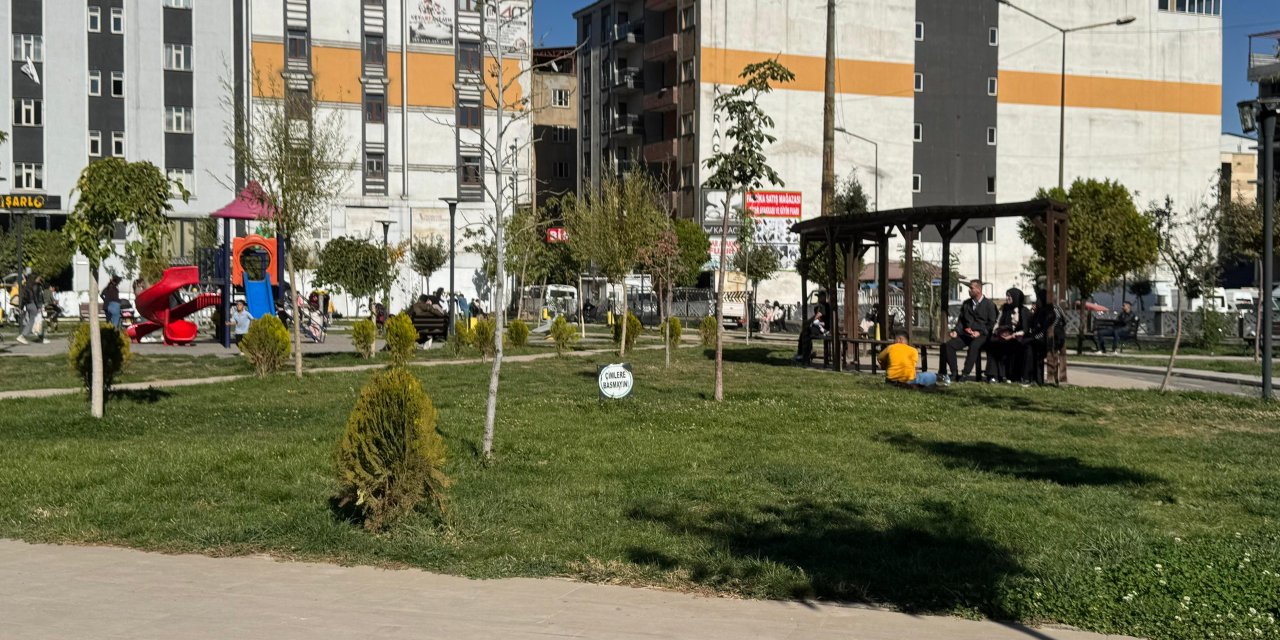 Yüksekovalılar hafta sonu parklara akın etti