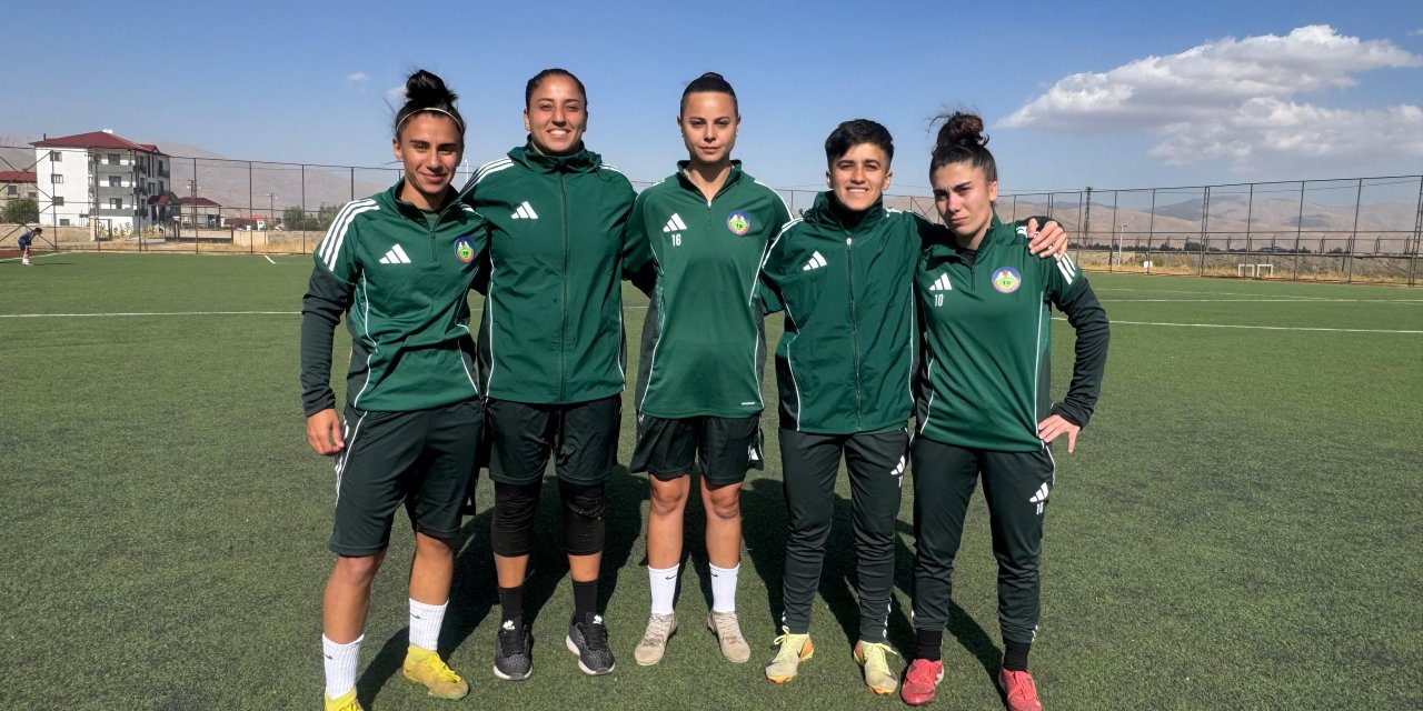 Yüksekova Spor Kadın Futbol Takımı’ndan milli takımlara 5 oyuncu