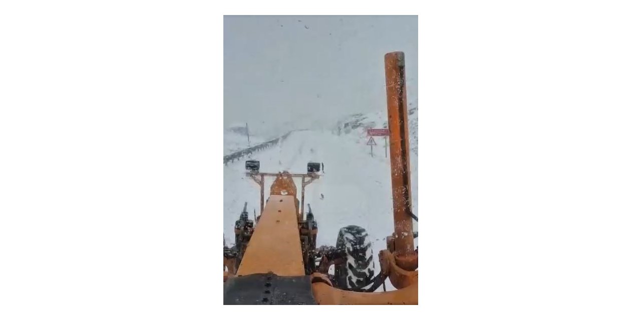 Ardahan’ın yüksek kesimlerine kar yağdı