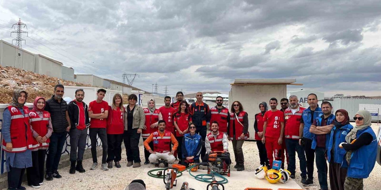 Elazığ’da arama kurtarma eğitimleri devam ediyor
