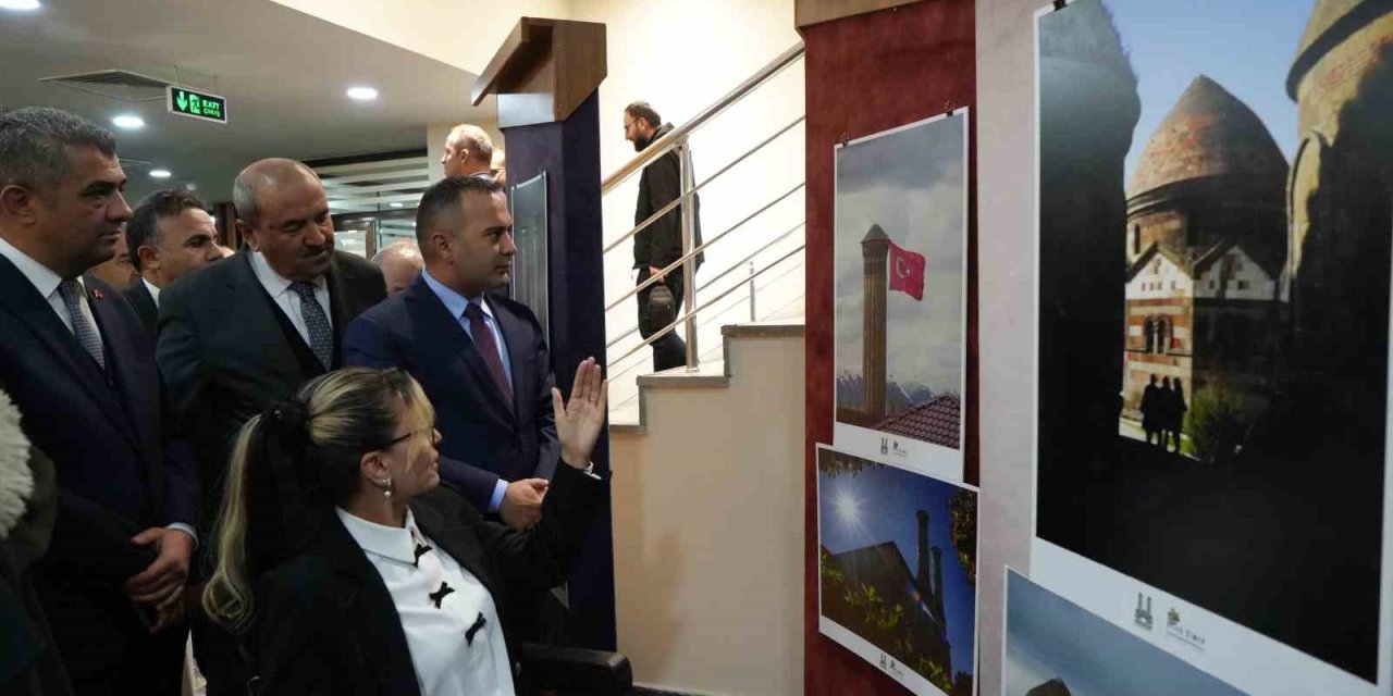 Erzurum'da hediye fotoğraf makinesiyle engelleri aştı