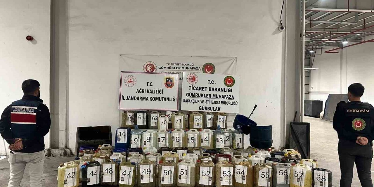 İran’dan gelen otobüste 1 ton sıvı metamfetamin ele geçirildi