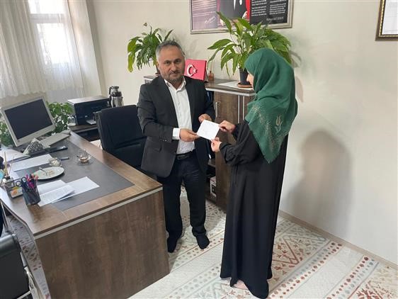 Hafızlık öğrencisi bilekliklerden elde ettiği geliri Gazze'deki kardeşlerine bağışladı