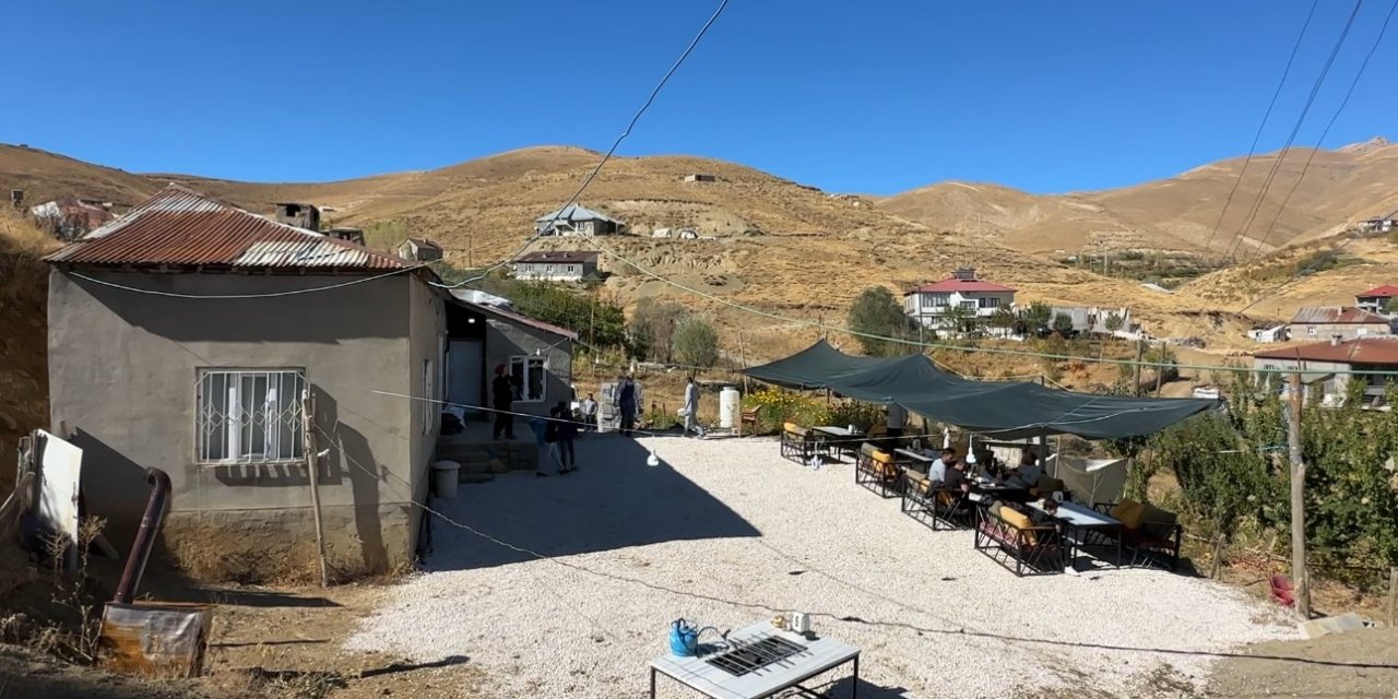 Yüksekovalı Çoruh, evini lokantaya çevirdi