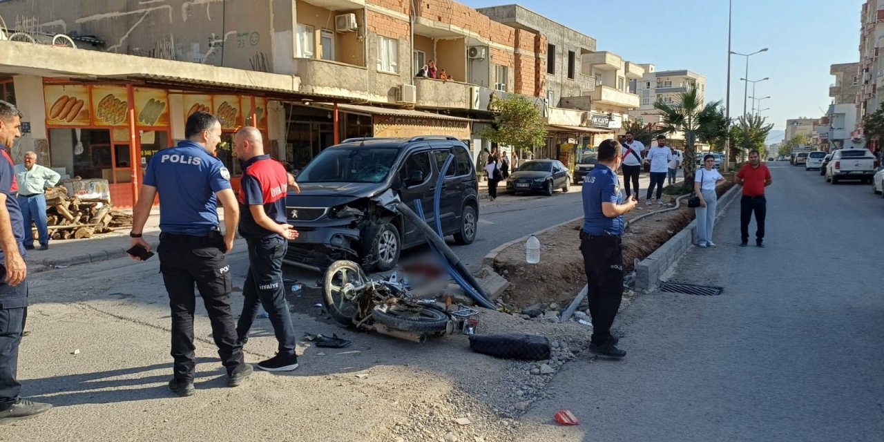 Şırnak'ta hafif ticari araçla çarpışan motosikletin sürücüsü ağır yaralandı