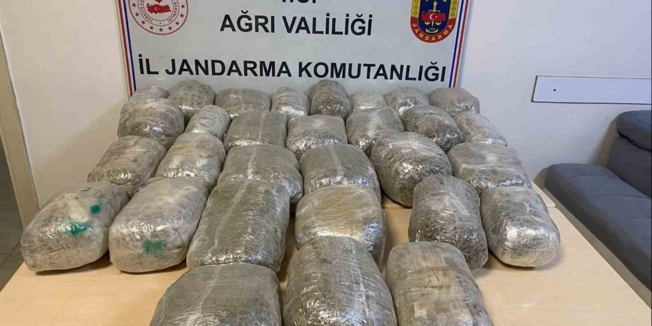 Ağrı’da 32 kilogram esrar yakalandı