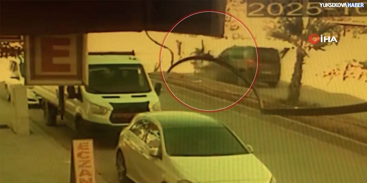 Silopi'de motosiklet sürücüsünün ağır yaralandığı kaza kamerada