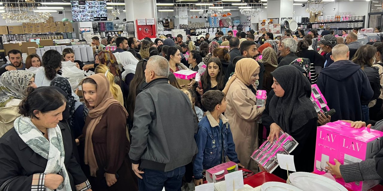 Uygun AVM Yüksekova’da ikinci şubesini açtı