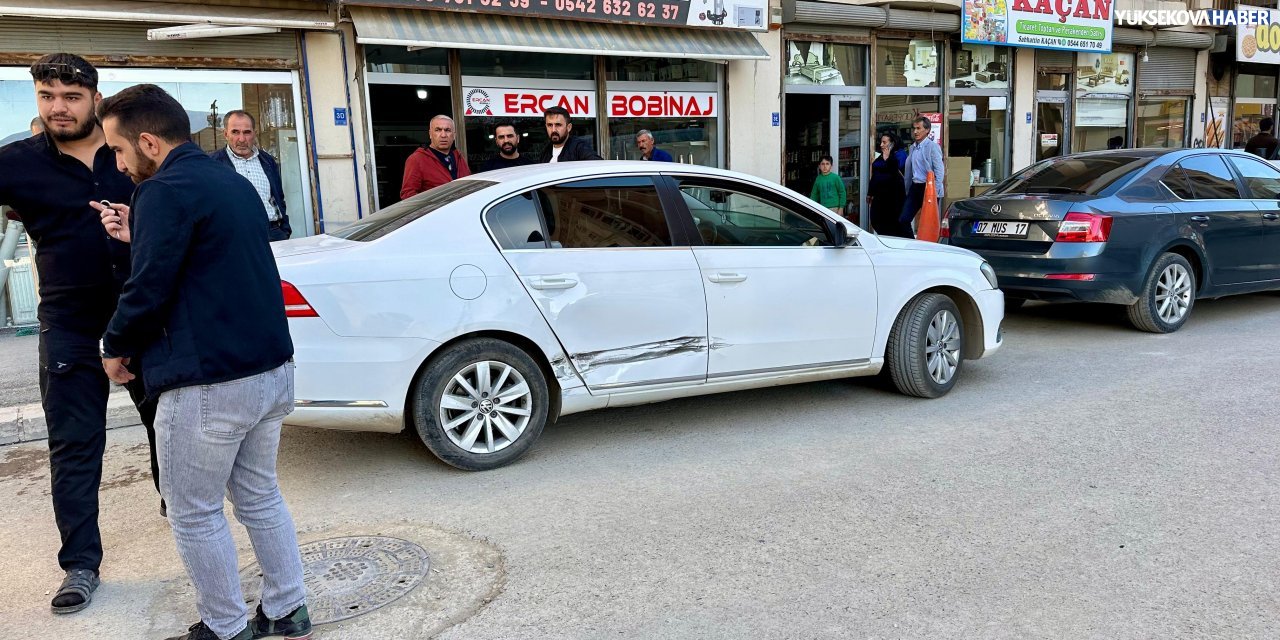 Yüksekova’da maddi hasarlı trafik kazası