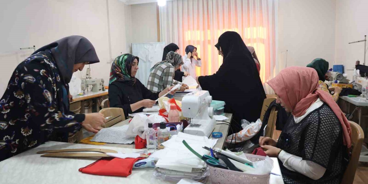 Elazığ’da kadınlardan giyim ve üretim teknolojisi kursuna ilgi