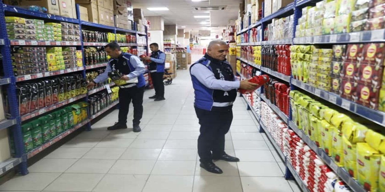Battalgazi zabıtası, market denetimlerini artırdı