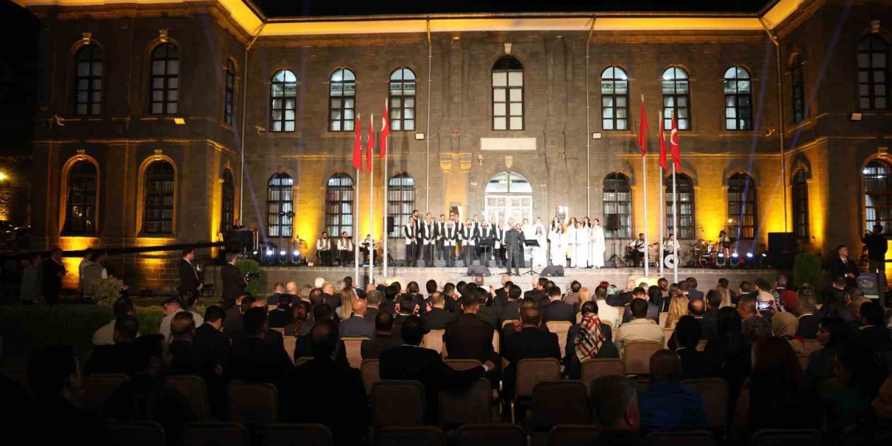 TBMM Başkanı Kurtulmuş, Diyarbakır’da Kültür Yolu Festivali’ne katıldı