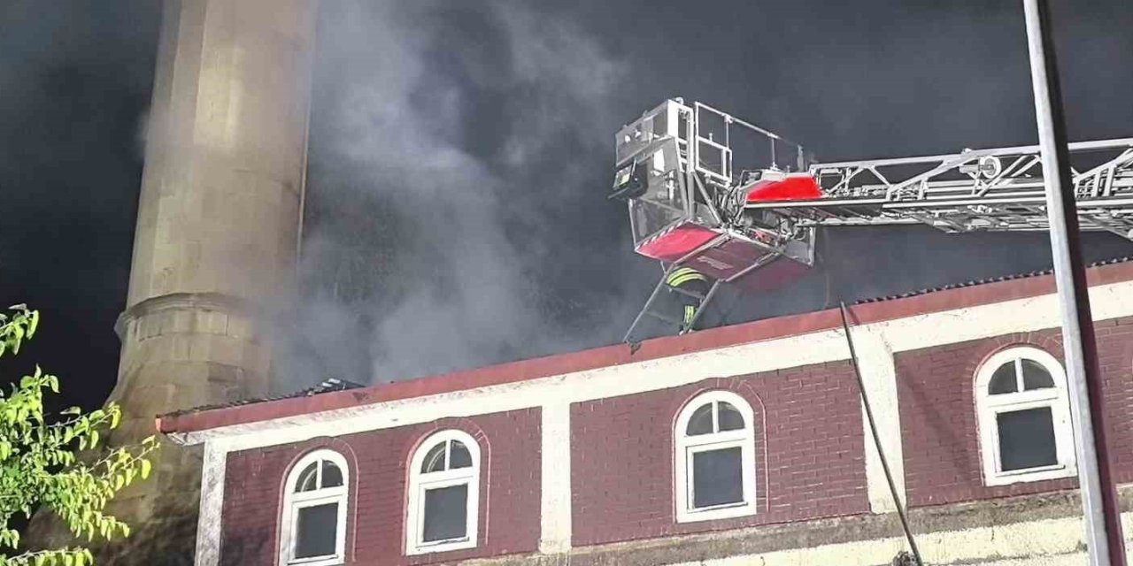 Erzurum’da Cami yangını