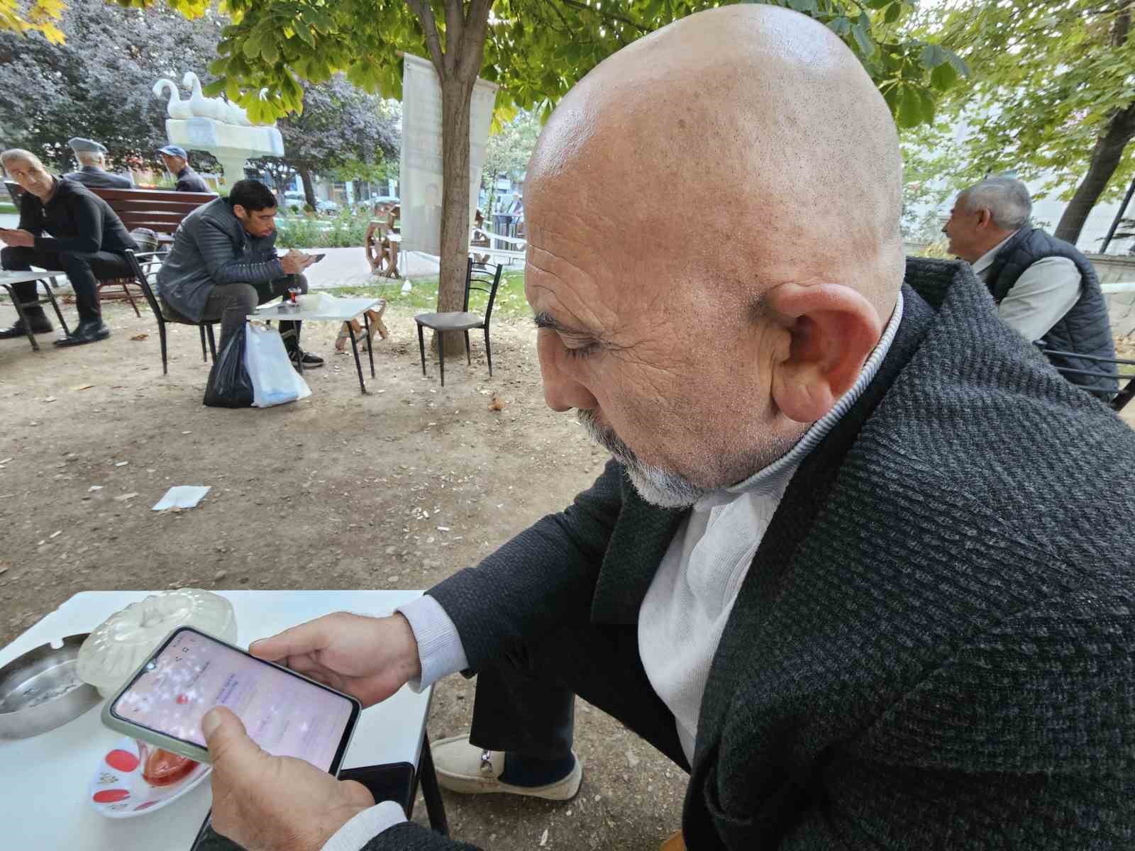 Ev sahibi olmak isterken dolandıcıların tuzağına düştü, arkadaşlarının sayesinde kurtuldu