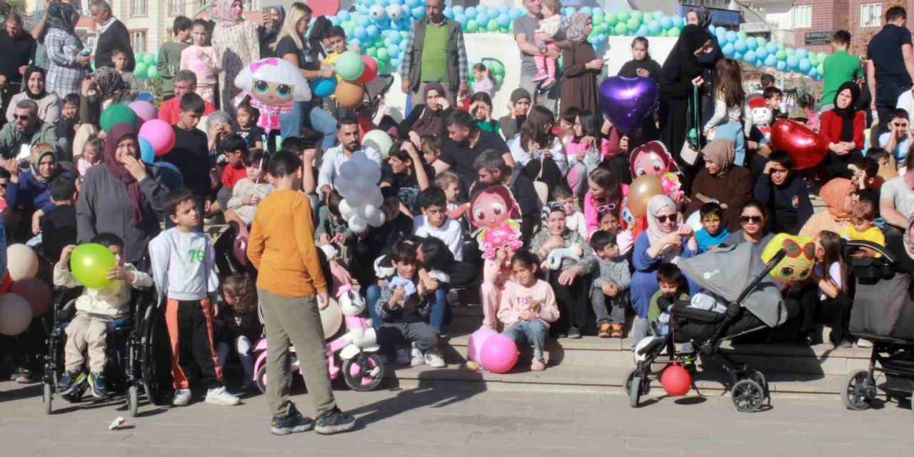 Siirt’te Aile Festivali’nde yüzlerce çocuk  eğlendi