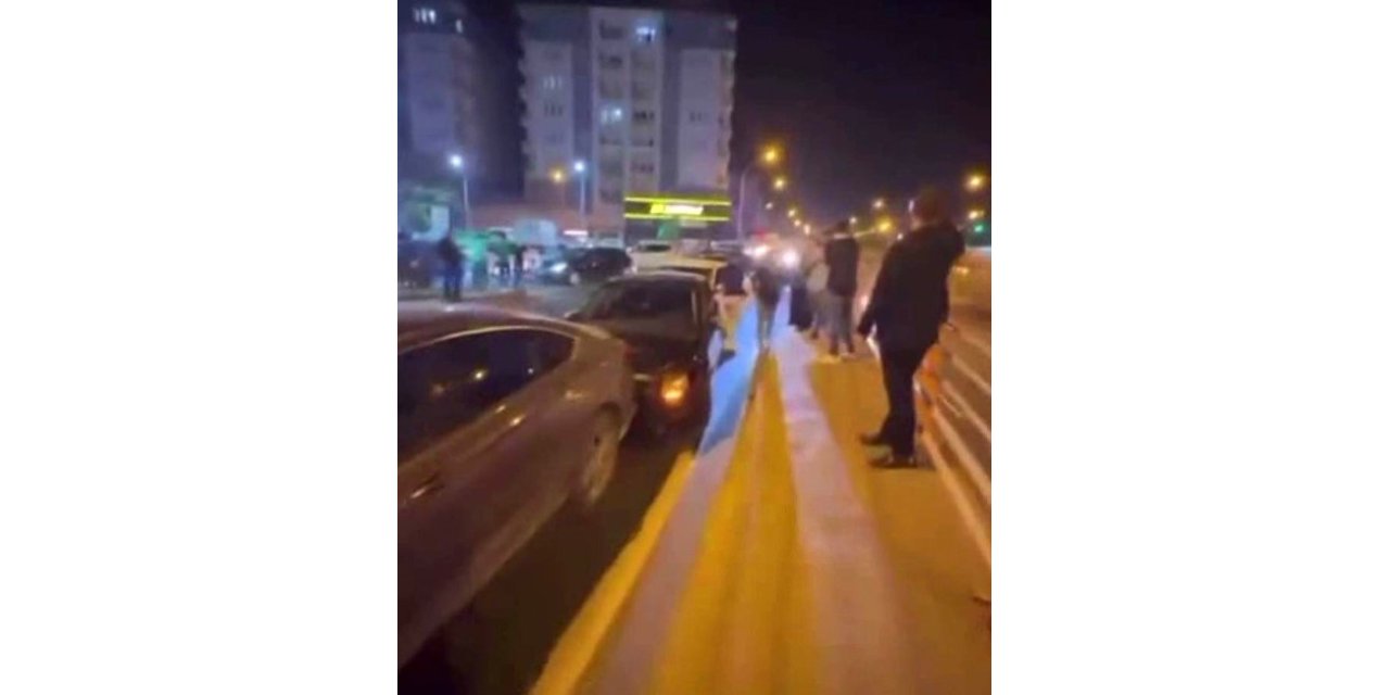 Diyarbakır’da 9 aracın karıştığı kazada 3 kişi yaralandı