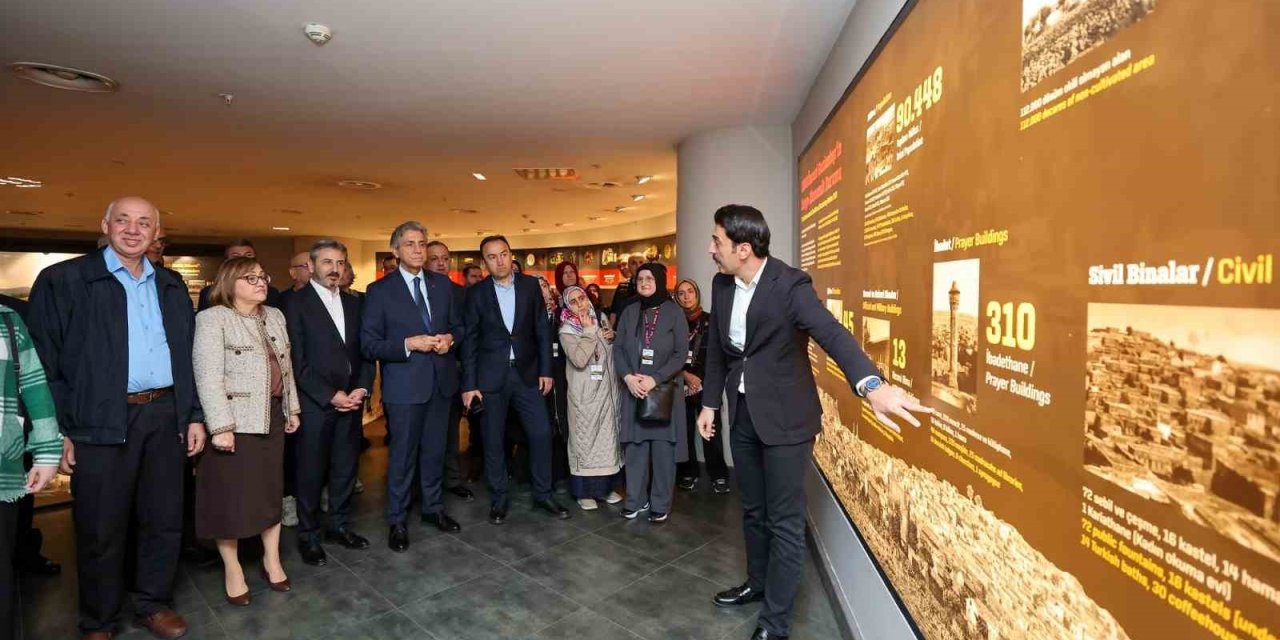 AK Parti Genel Başkan Yardımcısı Mustafa Demir: "25 Aralık Panorama Müzesi, tarihi canlandıran kıymetli bir eser"