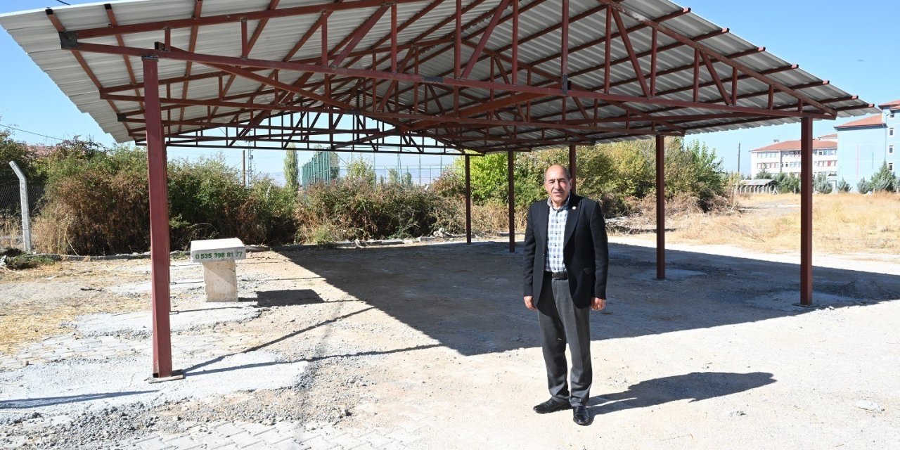 Yeşilyurt’ta mezarlık düzenleme çalışması sona erdi