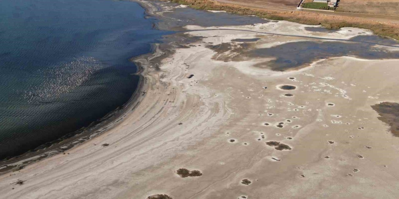 Erçek Gölü’nde su seviyesi azaldı