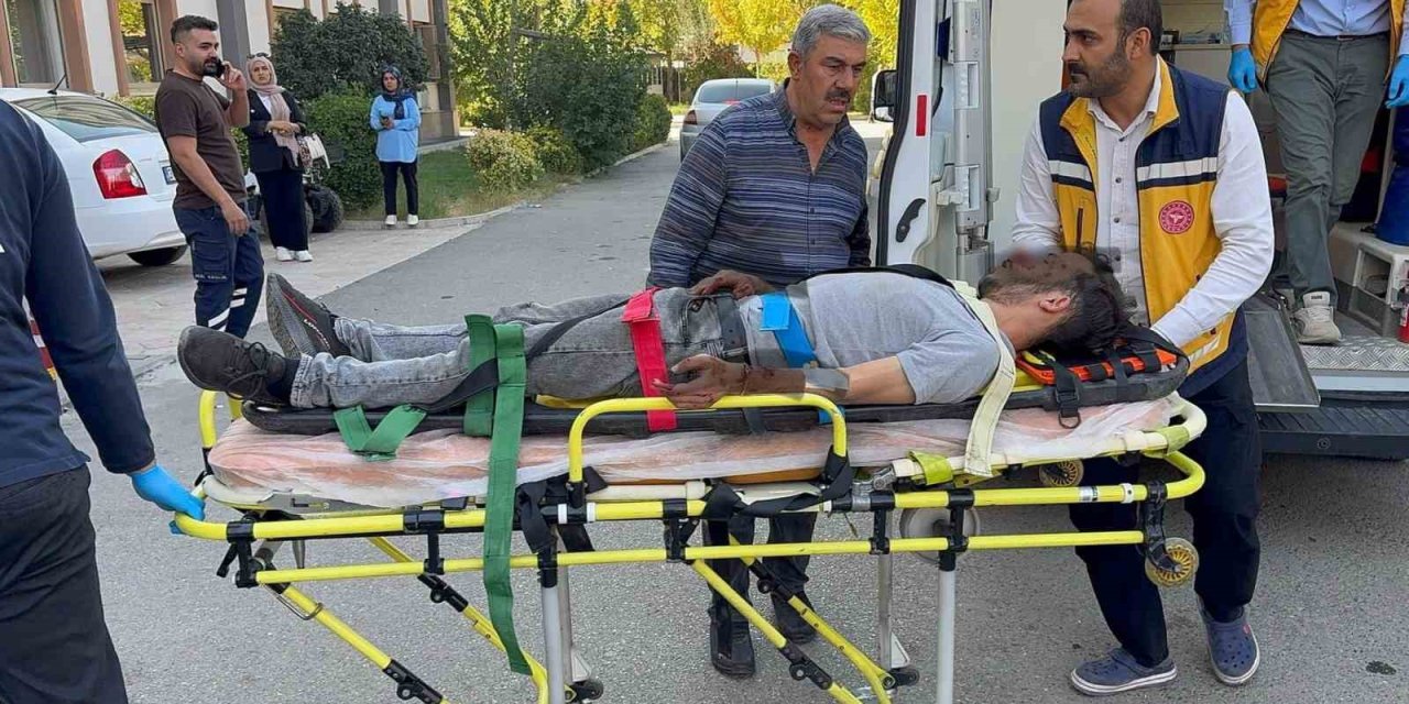 Adıyaman'da devrilen motosikletin sürücüsü yaralandı