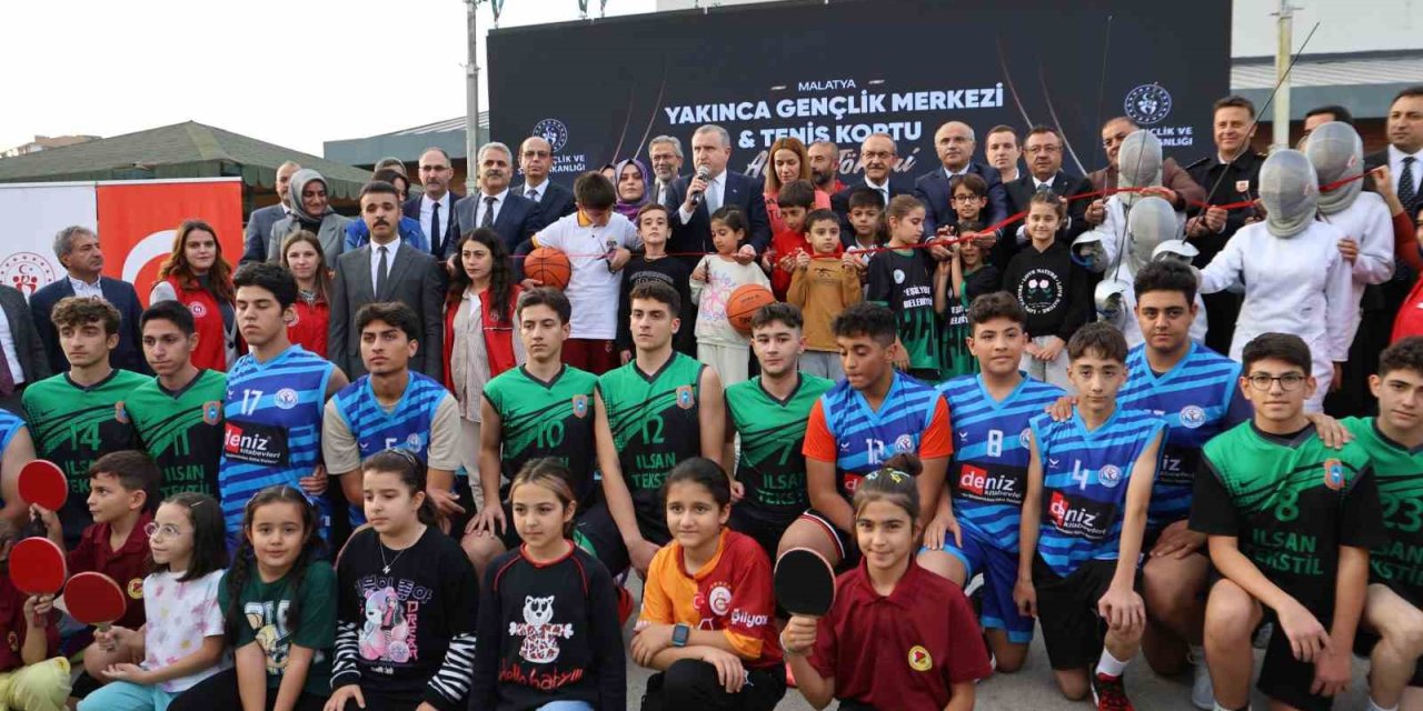 Bakan Osman Aşkın Bak: "Gençler için yatırımlarımıza devam edeceğiz"