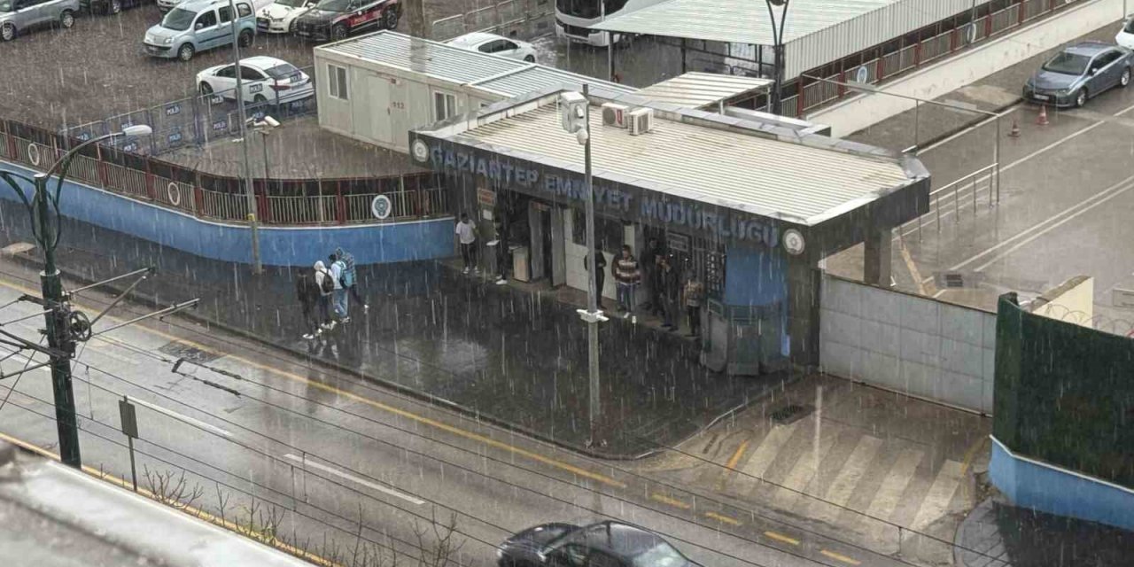 Gaziantep’te sağanak etkili oldu