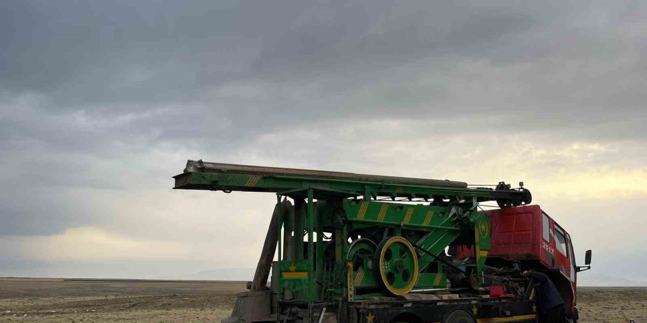 Akyaka’da 53 metreden su çıktı