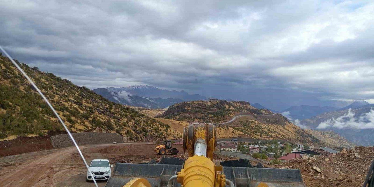 Hakkari ve Çukurca dağları beyaza büründü