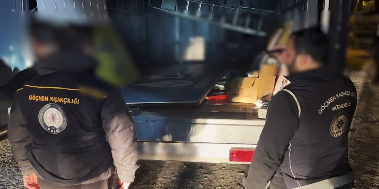 Bitlis’te 12 düzensiz göçmen yakalandı, 2 organizatör cezaevine gönderildi