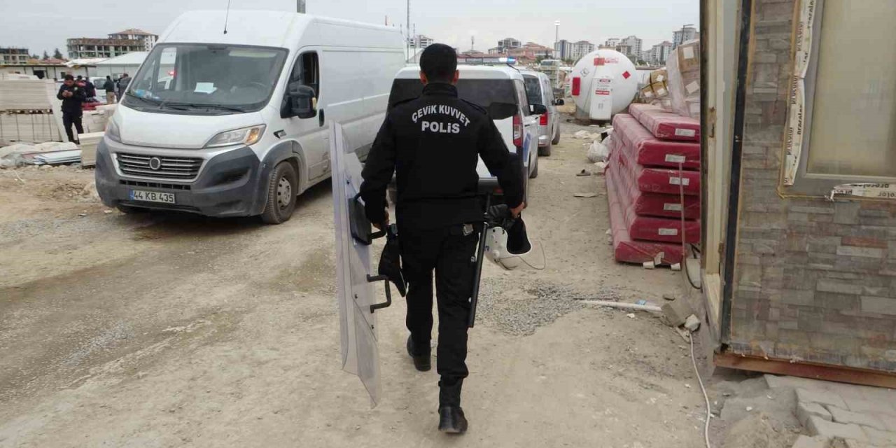 Malatya’da şantiyede sopalı-bıçaklı kavga: 4 kişi yaralandı