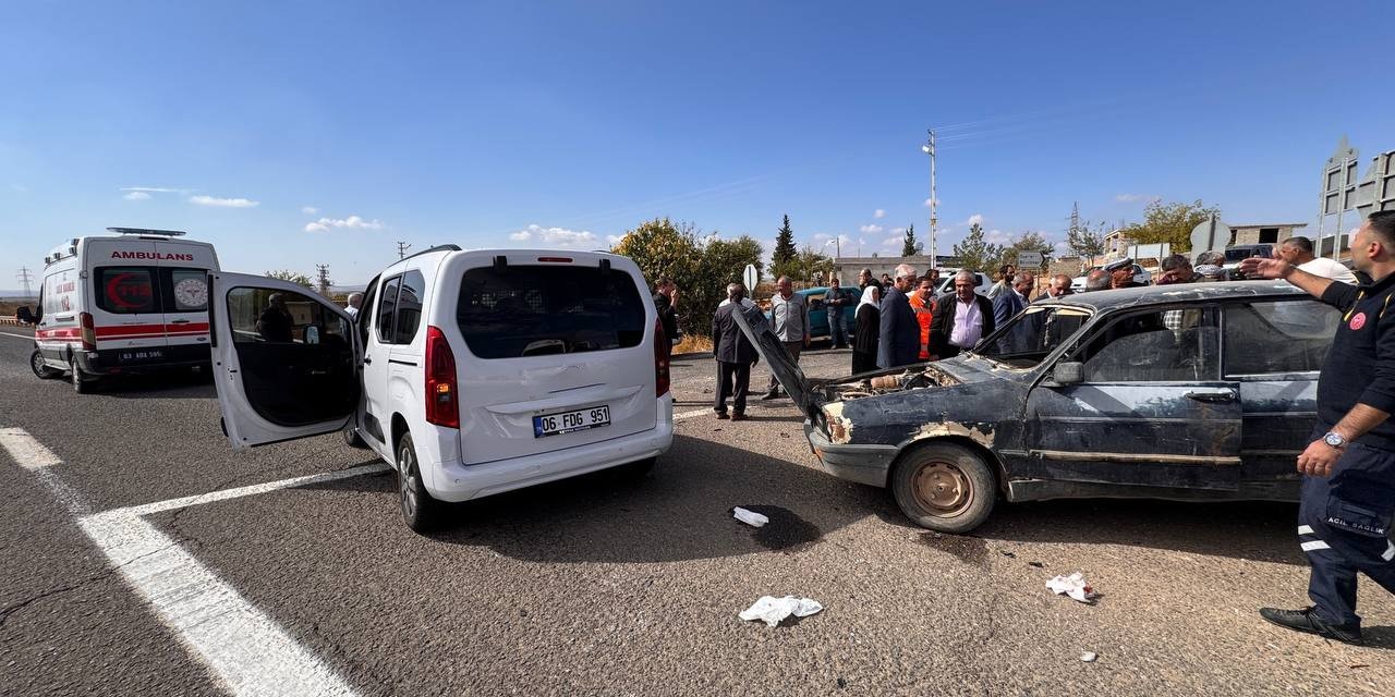 Şanlıurfa'nın Suruç ilçesinde cenaze yolunda kaza: 3 yaralı