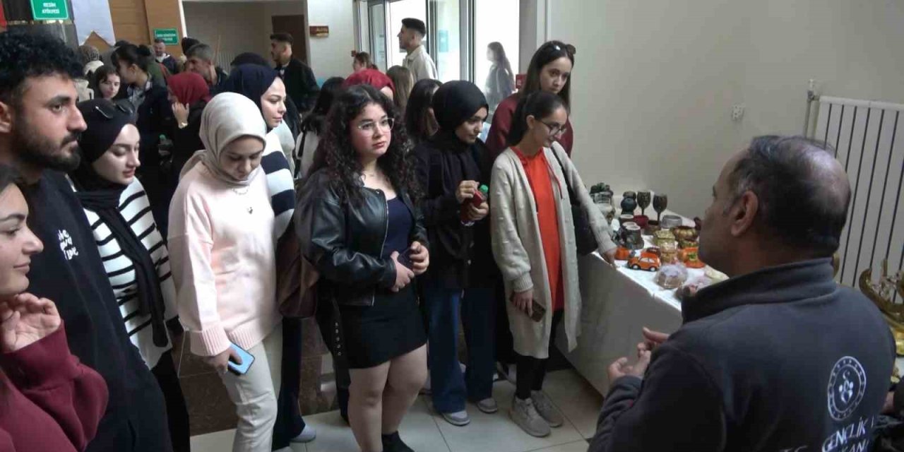 Bingöl'de gençlerin el emeği ürünleri görücüye çıktı