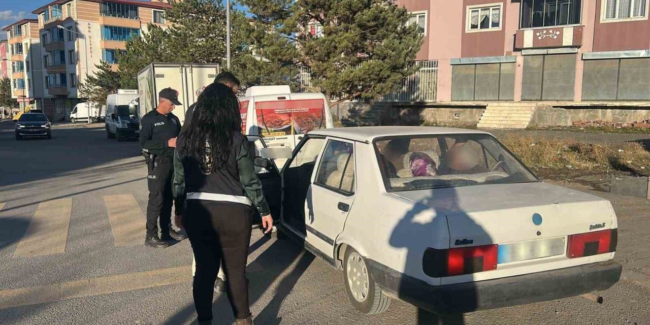 Kars’ta okul önlerinde uygulamalar arttı