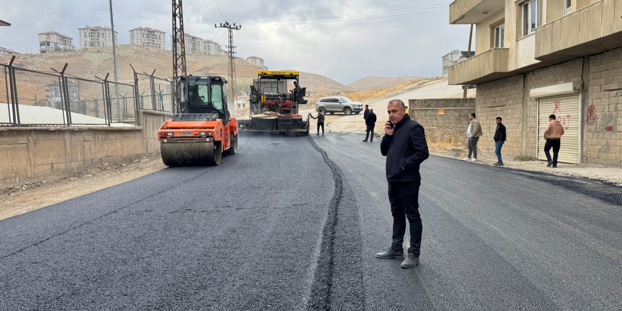 Esenyurt mahallesi 1216 Nolu Sokak’ta asfaltlama çalışmaları sürüyor